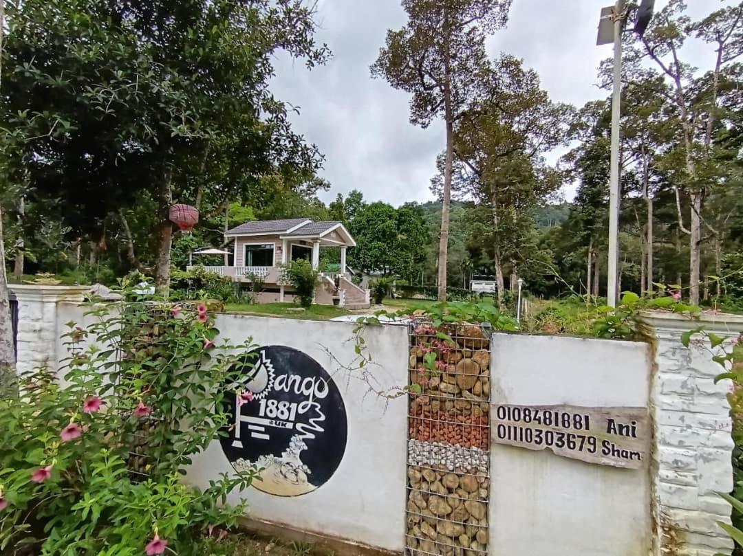 Dango1881Muslim Riverstay Padang Rengas Kültér fotó